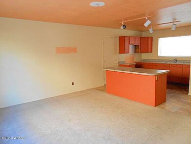 023-376302 - Dining Area and Kitchen (2)