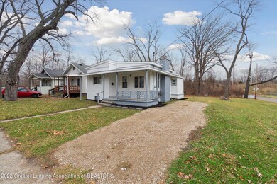 03-1033-Regent-St-Lansing-MI-48912-Windo