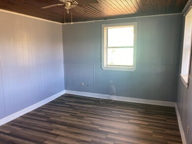 304 Nancy St, Adel, GA 31620 - photo 5