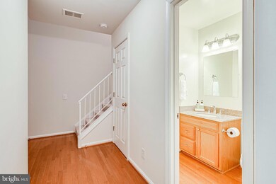 9249 Cardinal Forest Ln unit 202, Lorton, VA 22079 - photo 5