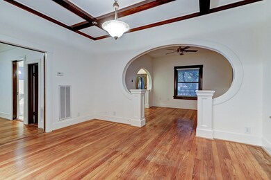 936 Columbia St, Houston, TX 77008 - photo 7