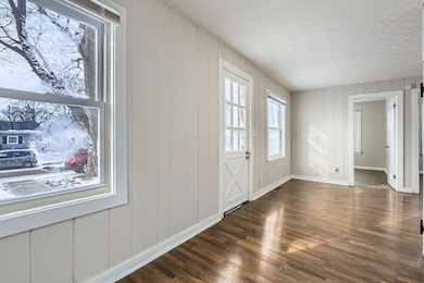 2950 Grasmere Ave, Columbus, OH 43224 - photo 2