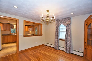 48 Ellis St, Woburn, MA 01801 - photo 5