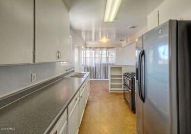 4211_n_indian_ln_MLS_HID1089664_ROOMkitc
