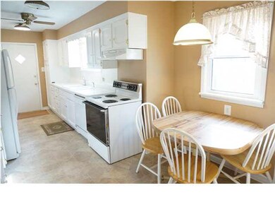 Kitchen/Dining Area