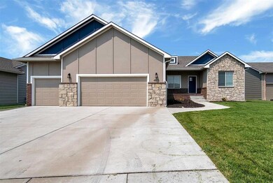 4815 N Emerald Ct, Maize, KS 67101 - photo 2