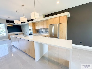 718 W Juniper Dr unit A, Harlingen, TX 78552 - photo 4