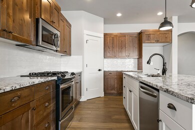 4442 SW Badger Creek Dr, Redmond, OR 97756 - photo 4