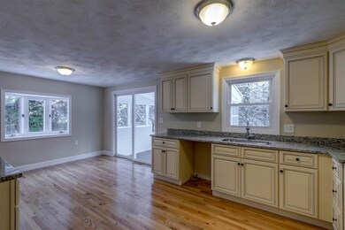 33 W Yellowstone Dr, Londonderry, NH 03053 - photo 7