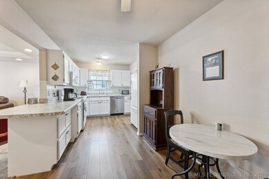 1128 E Watchorn Ave, Sapulpa, OK 74066 - photo 6