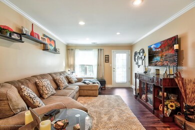 009_Living Room