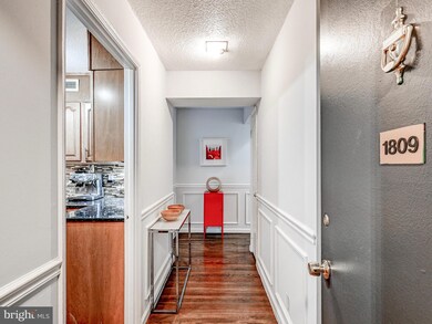 St. Paul at Chase Condominiums unit 1809, Baltimore, MD 21202 - photo 2