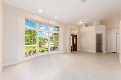 Foyer & Living Area
