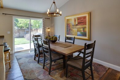 10-web-or-mls-2022 NW Oak Ave-10