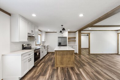 512 S Sky Ct, Granbury, TX 76049 - photo 6