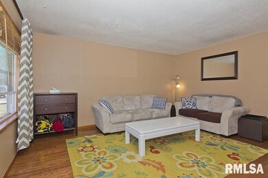 2215 W 45th St, Davenport, IA 52806 - photo 2