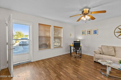 7-WeGoFar_22StanleyRd_007