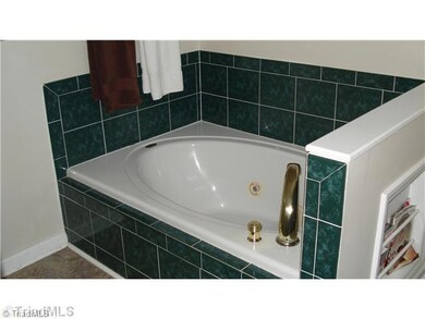 Master Bath/Spa.
