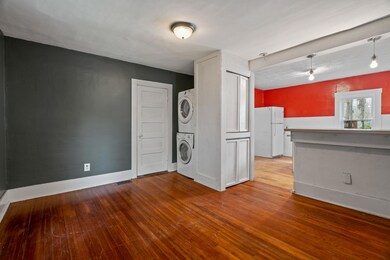 ROOM 2 - WITH WASHER & DRYER