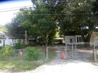 317 E Rogers St unit 2, Houston, TX 77022 - photo 5