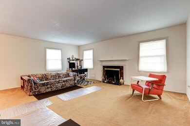 12107 Whitehall Dr, Bowie, MD 20715 - photo 4