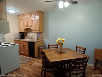 Babcock Cooperative unit 406, Royal Oak, MI 48073 - photo 5