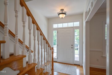 7-web-or-mls-318-village-loop-011