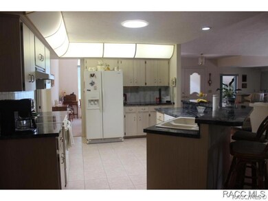 Spacious Eat In Kitchen
