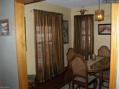 261 Birchwood Ave Cuyahoga Falls OH 44221  Hardwoo