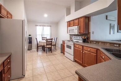Eat-in kitchen