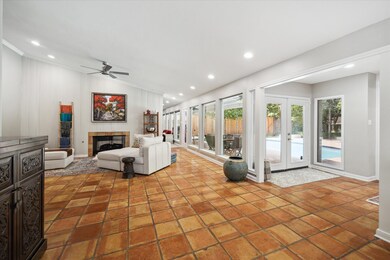 331 Tealwood Dr, Houston, TX 77024 - photo 3