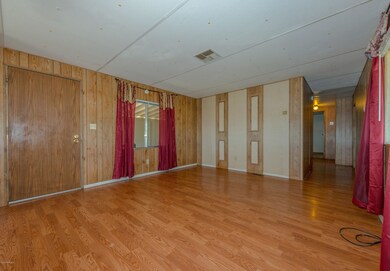 005_Living Room