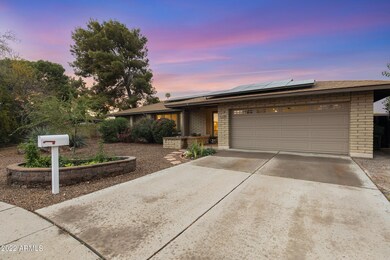 1120 E Julie Dr-44