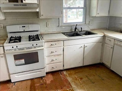 63 Logan St, Leavenworth, KS 66048 - photo 5