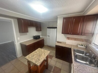 23109 Stauber Ave, Hazel Park, MI 48030 - photo 5