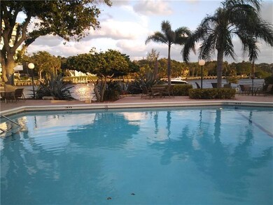 POOL OVERLOOKS INTRACOASTAL