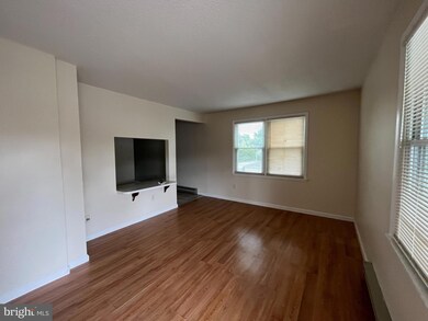 123 W 7th Ave unit 12, Ranson, WV 25438 - photo 2