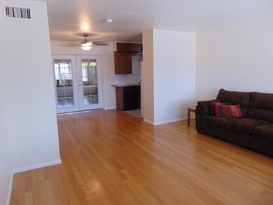 6057 E des Moines 034
