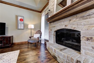 19825 Oakshire Dr, Edmond, OK 73012 - photo 4