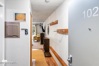 04-Entryway_ELI09110-Edit