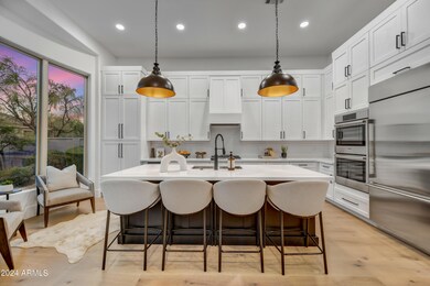 Breakfast Bar/Kitchen II