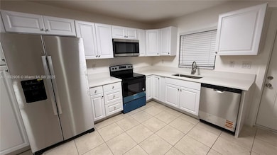 6046 SW 40th St unit Rear, Miramar, FL 33023 - photo 2