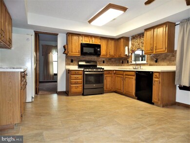 98 Appletree Ln, Sewell, NJ 08080 - photo 6