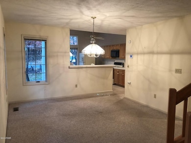 484 Overlook Dr, Hawley, PA 18428 - photo 3