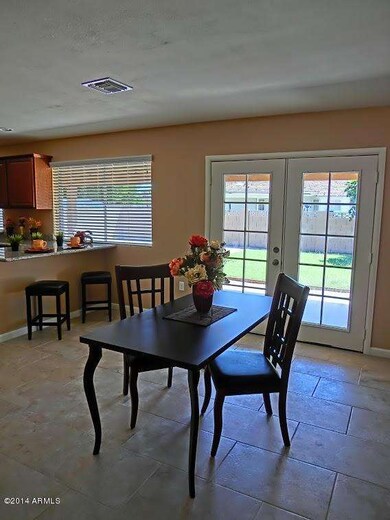 glade dining area (2)