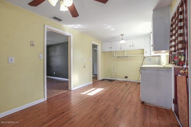 8216 Circle St S, Jacksonville, FL 32216 - photo 4