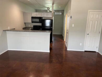 215 Price Ln unit 1, Weatherford, TX 76085 - photo 3