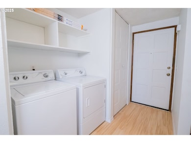 2665 Woodstone Place unit 24, Eugene, OR 97405 - photo 2