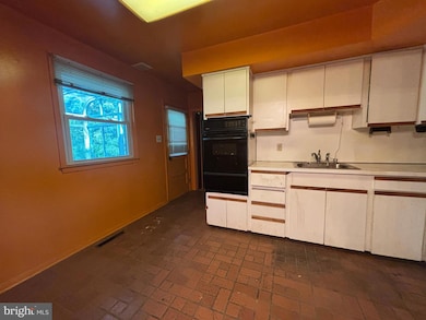 423 Park Blvd, Moorestown, NJ 08057 - photo 7