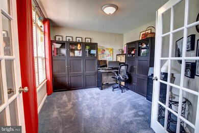 42925 Edgewater St, Chantilly, VA 20152 - photo 3